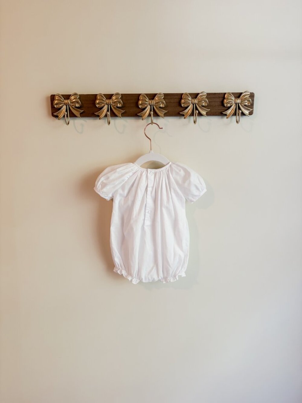 Petit Ami size newborn White Baby Romper with Puff Sleeves - Picture 2 of 2